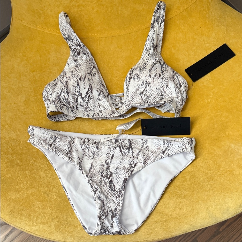NWT Gianni Bini Snake Print Bikini
